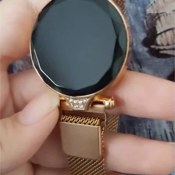 ساعت مچی صفحه لمسی زنانه شیک و زیبا مخصوص شیک پوشان