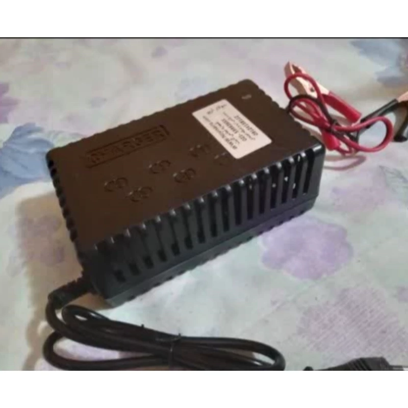 شارژر باتری خودرو گامستارکیفیت عالی موجود است